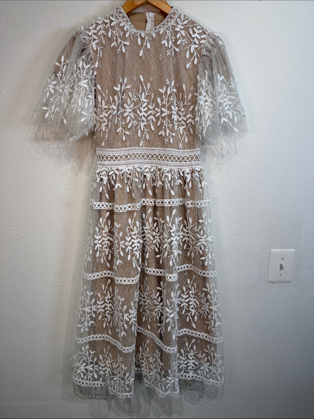 Ivy City Co Nude & White Embroidered Tulle Romantic Cottagecore size Small - Picture 2 of 11